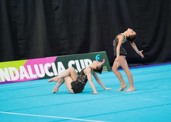 Ejercicio de pareja en la Andalucía Cup de gimnasia acrobática
