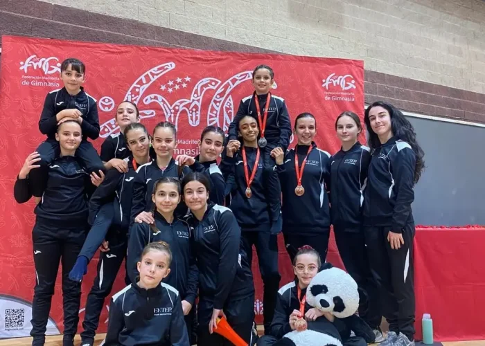 Equipo del club con las medallas conseguidas en competición